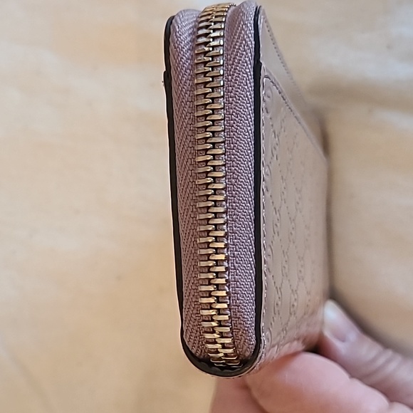 GUCCI Micro Guccissima Zip Wallet w/Zipper Pull - Picture 6 of 15